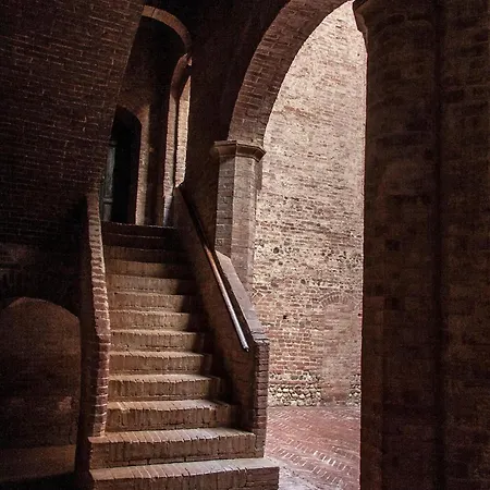 Castello Delle Quattro Torra Siena