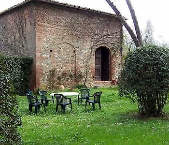 Castello Delle Quattro Torra Oda ve Kahvaltı 3*