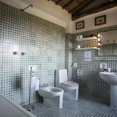 Castello Delle Quattro Torra Bed and breakfast 3*