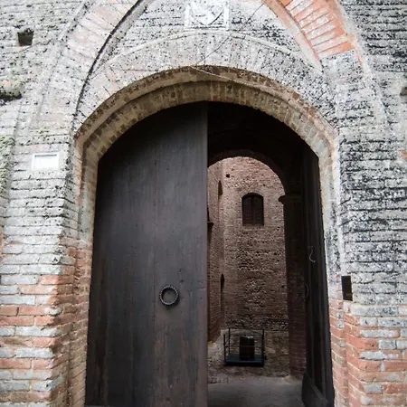 Castello Delle Quattro Torra Oda ve Kahvaltı