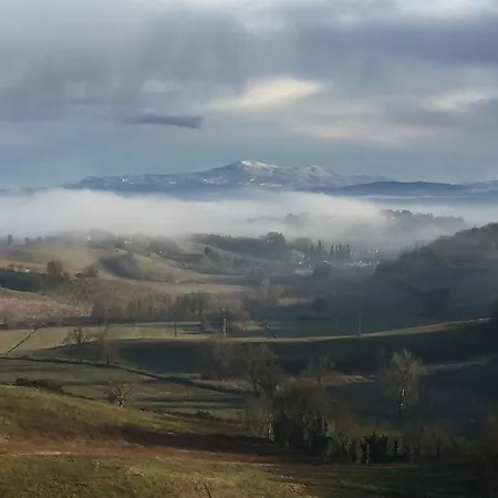 Castello Delle Quattro Torra Oda ve Kahvaltı 3*