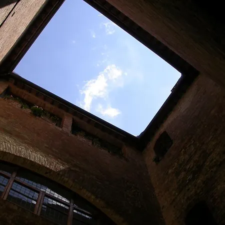 Castello Delle Quattro Torra Готель типу 